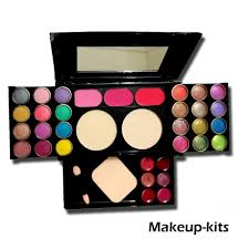 kiss touch  eyeshadow MAKEUP 