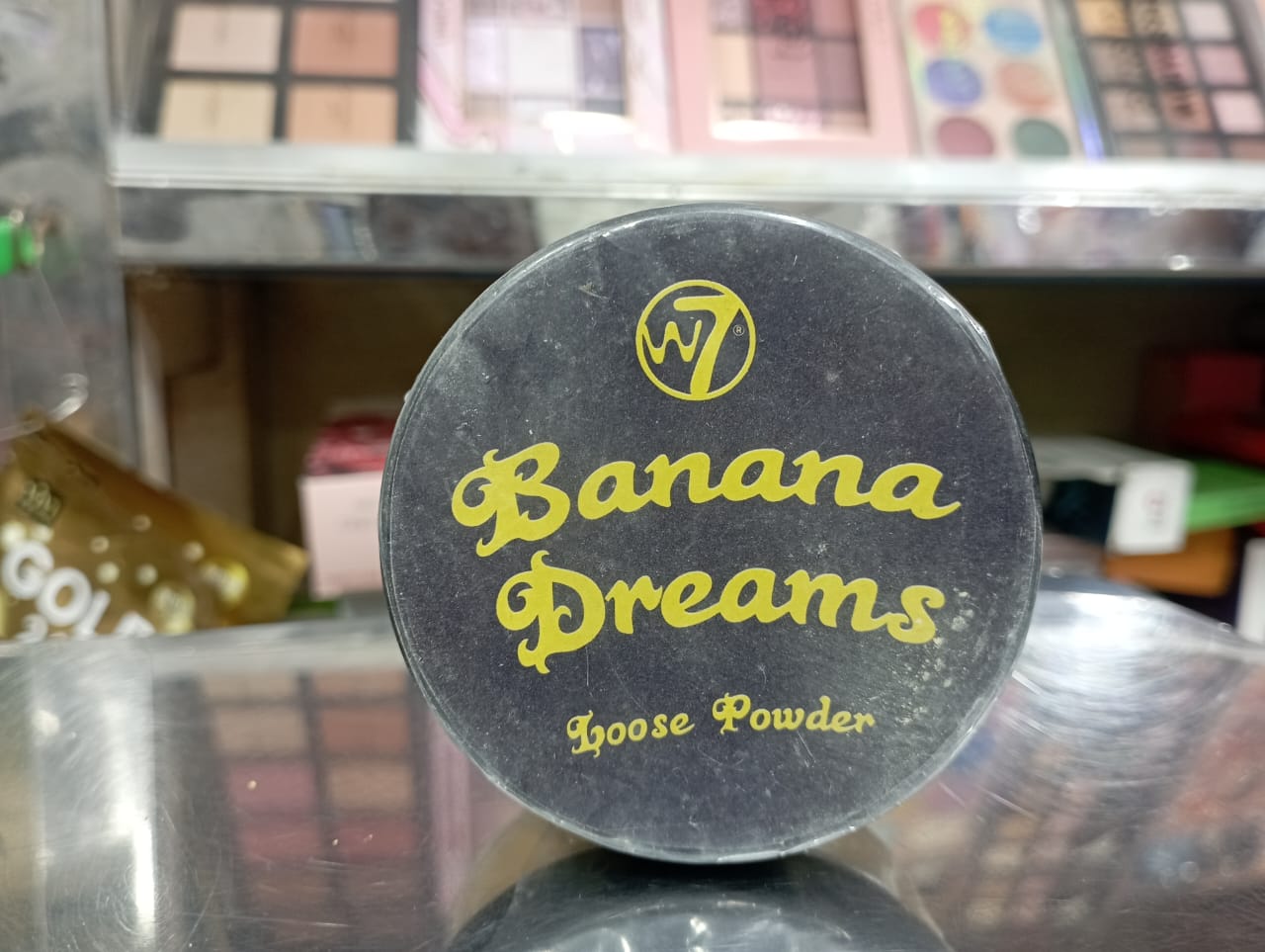W7 Banana Dreams Loose Powder  bd b