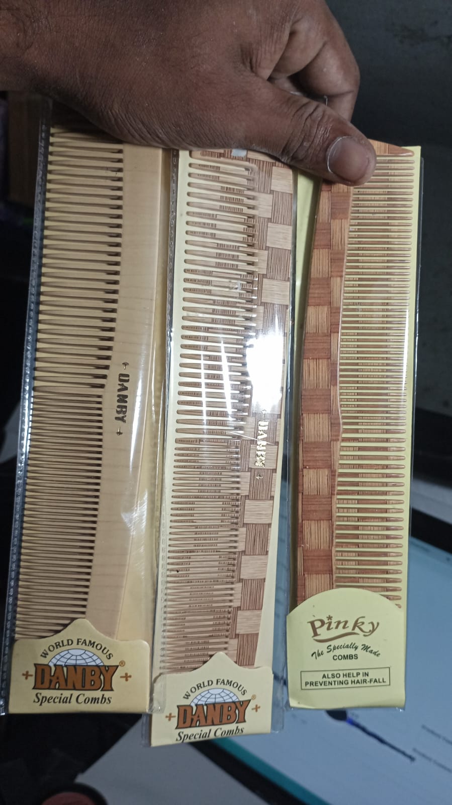 pinry hair care comb